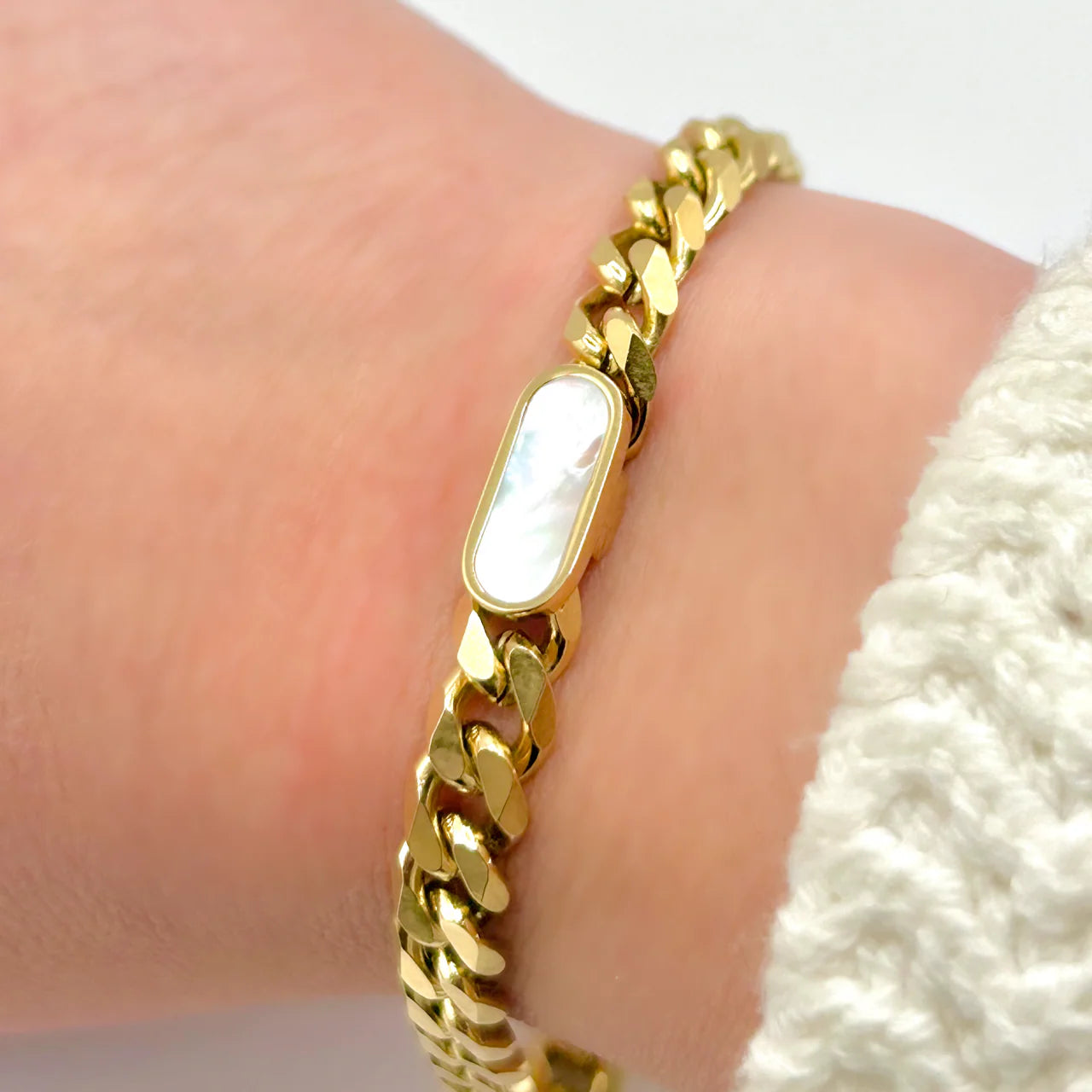Luna Pearl Bracelet