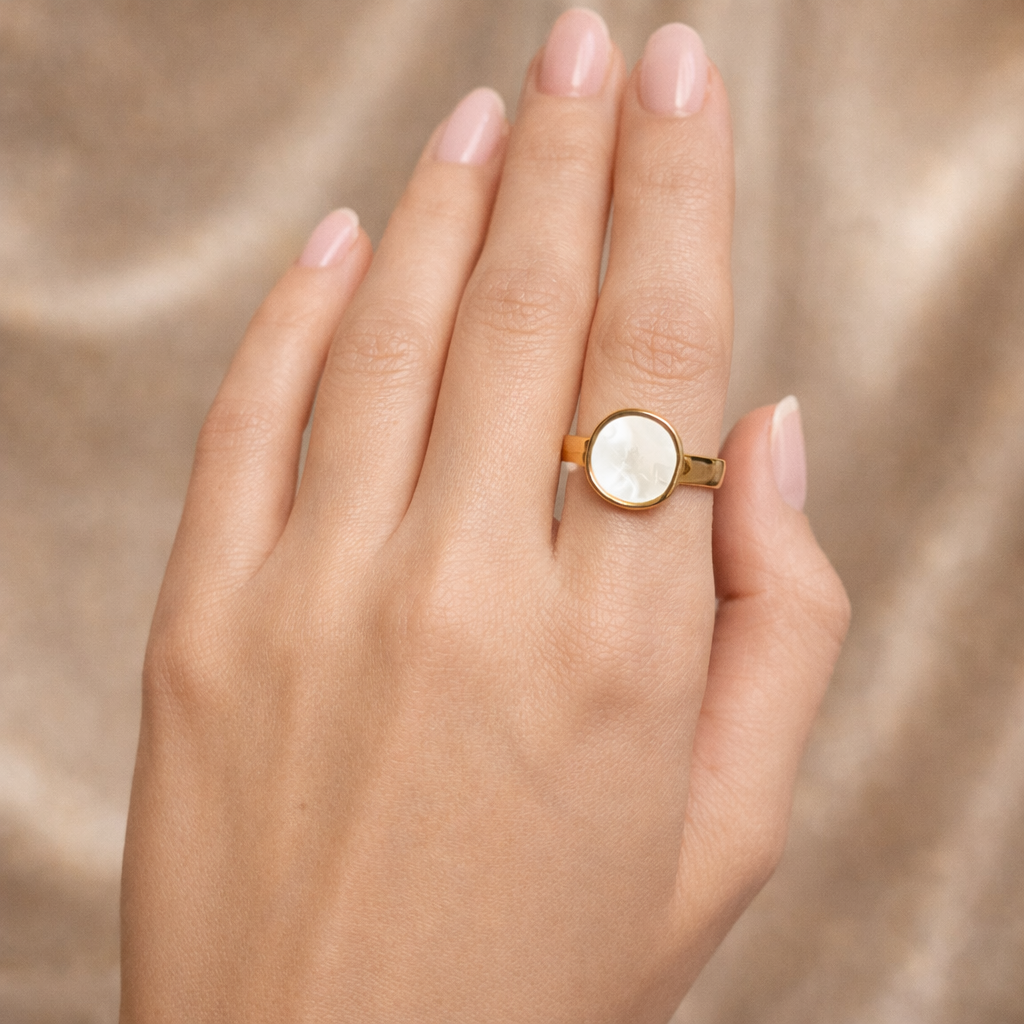 Luna Pearl Ring
